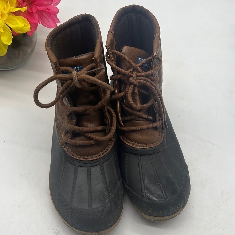 Sperry Duck Boots Tan Black size 4 SPR4042